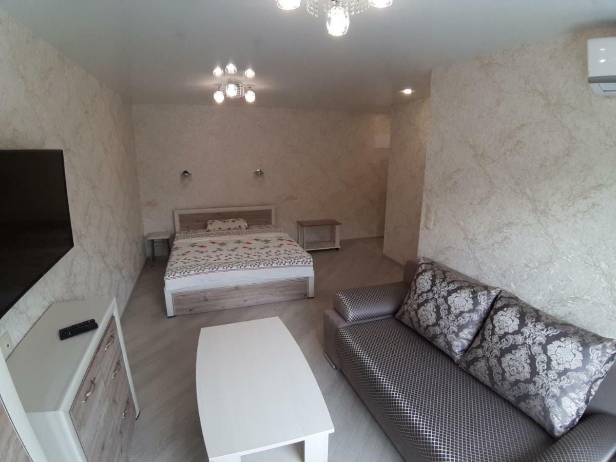 Ferienwohnung Однокомнатная Квартира На Площади Победы Homel Exterior foto